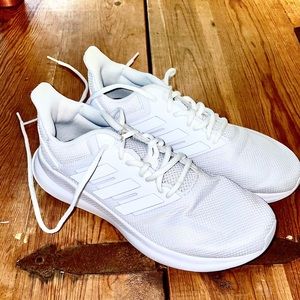 all white womens adidas tennis shoes
